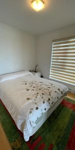 Charmant 3 ½ lumineux au 7e étage a 2 pas du metro Montmorency - Photo 3