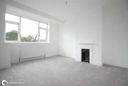 4 bedroom semi-detached house to rent - Photo 2