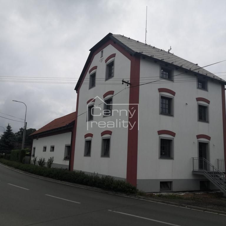 Pronájem bytu 2+1 90 m2 - Fotografie 1