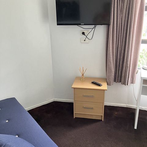 Fully furnished so handy - Photo 1