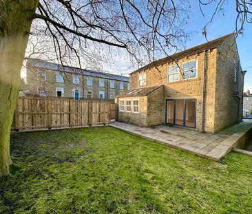 4 bedroom detached house to rent - Photo 3