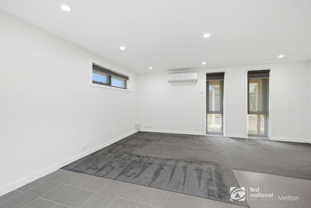 Well-Presented 3 Bedroom Home with Rear Access - Photo 2