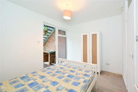 2 Bed End Terrace, Elephant Lane, SE16 - Photo 4