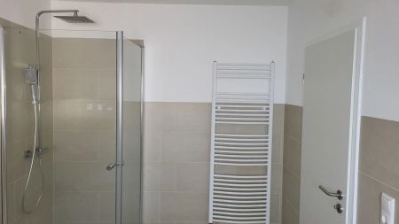 Renovierte 3 Zimmerwohnung mit schicker Einbauküche in zentraler Lage in Welschneudorf! - Photo 2