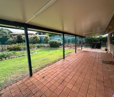Large Home on a 1 Acre block with great shed! - Photo 1