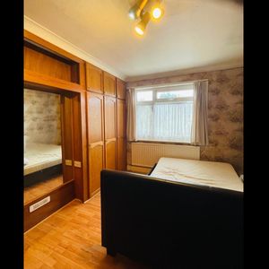 Room in a Shared House, Exeter Road, HA2 - Photo 2