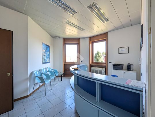 Ufficio in affitto - Photo 1