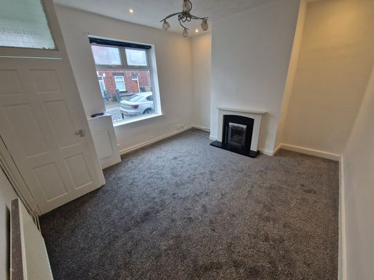Wolsey Street, Radcliffe - Photo 1