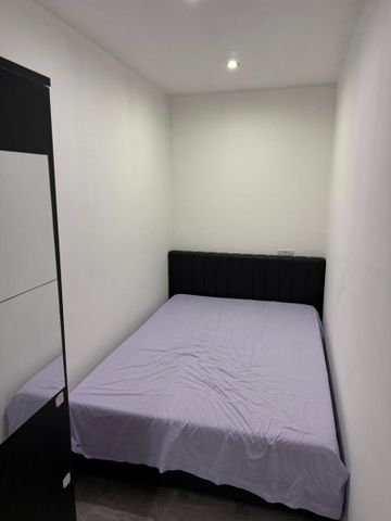 1 bedroom in a flat share to rent - Photo 2