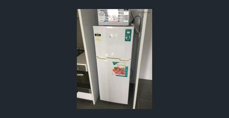 Modern Furnished One-Bedroom Apartment in the Heart of Melbourne CBD - Photo 3