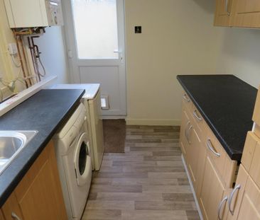 2 bedroom terraced house to rent - Photo 4