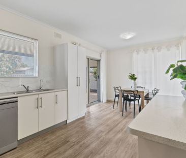 Stylish coastal living - Photo 2