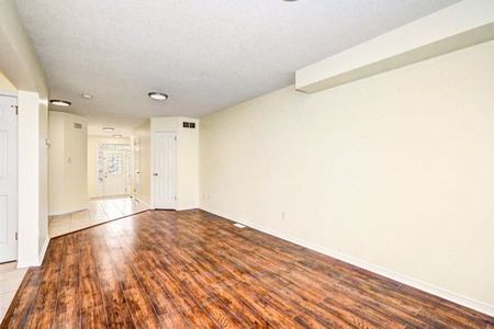 For Lease - 419 Tealby Crescent, Waterloo, Ontario - Photo 2