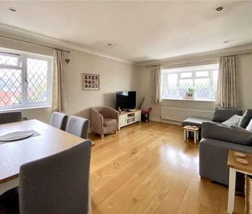 Groves Close, Bourne End, SL8 - Photo 1