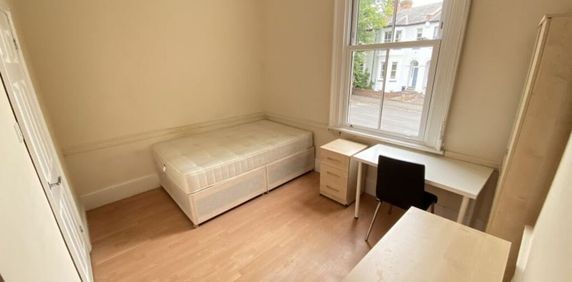 3 Bed Student Accommodation - Photo 2