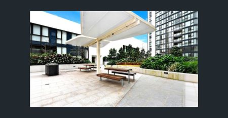 Luxurious Urban Living in the Heart of Haymarket! - Photo 5