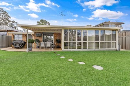 WELL APPOINTED HOME IN A QUIET STREET! - Photo 2