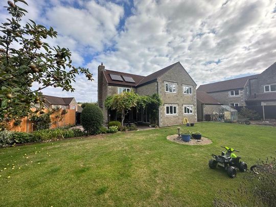 5 bedroom detached house to rent - Photo 1
