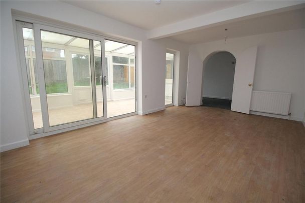 4 bedroom detached house to rent - Photo 1