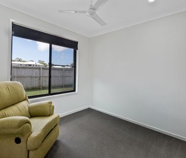 Absolutely Stunning home in the sought after Richmond Hills - Photo 2