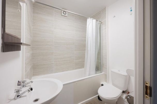 2 Bed Flat - Photo 1