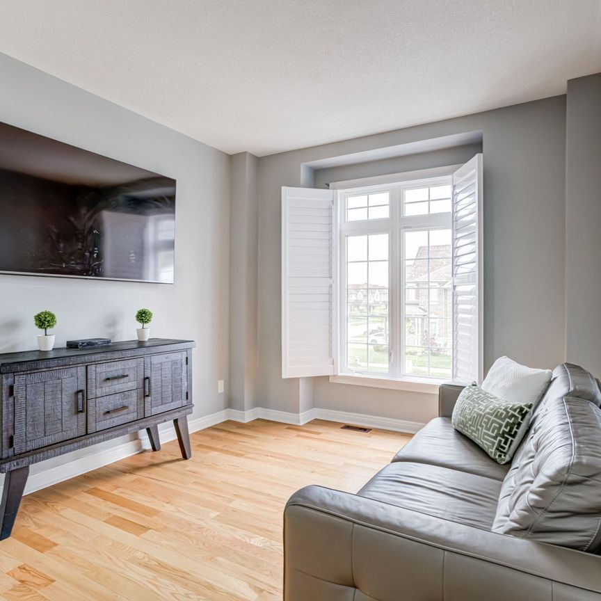 For Lease - 81 Willoughby Way, New Tecumseth, Ontario - Photo 1