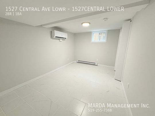 STYLISH NEWLY RENOVATED 2BEDROOM/1BATH LOWER UNIT+HYDRO - Photo 1