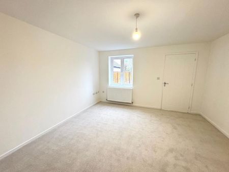 3 bedroom semi-detached house to rent - Photo 3