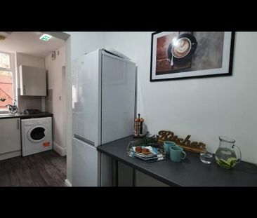 1 bedroom in a house share to rent - Photo 6
