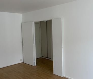 Location Appartement 2 pièces 49m² - Photo 2