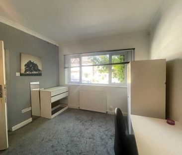 Princess Road, Branksome - Photo 1