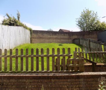 2 bedroom semi-detached house to rent - Photo 1