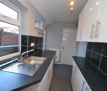 2 bed Mid Terraced House for Rent - Photo 1