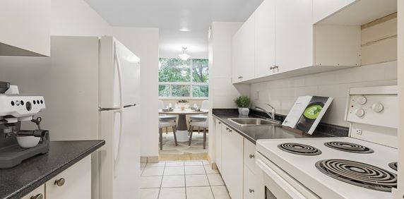 48 Grenoble Drive - Photo 2