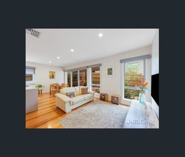 A Masterclass In Style - Photo 6