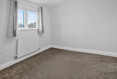 3 bedroom end of terrace house to rent - Photo 3