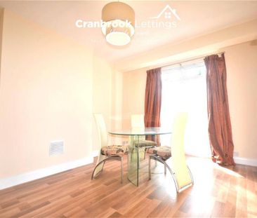 4 bedroom end of terrace house to rent - Photo 4