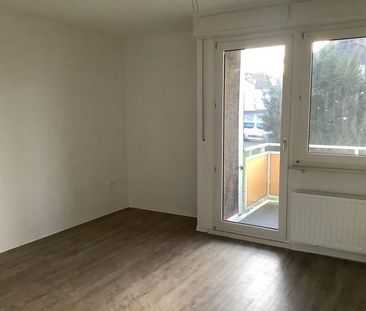 Nicht zögern: Gut aufgeteilte 3-Zimmerwohnung mit Balkon und Einbau... - Foto 1