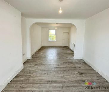 3 bedroom end of terrace house to rent - Photo 4