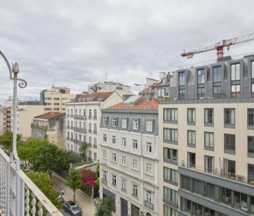 Room in a shared 6-bedroom apartment for rent in Lisbon, bills incl... - Photo 4