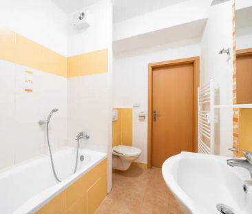 Částečně zařízený byt 1+kk, 39 m - Fotografie 4