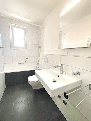 "Geräumige 2-Zimmerwohnung in Reinach" - Photo 4