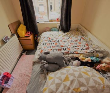 2 bedroom House in Manor Avenue, Leeds - Photo 6