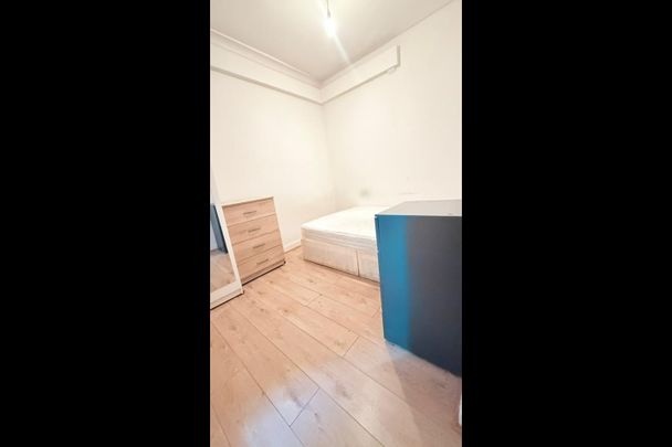 Room in a Shared House, Church Road, E10 - Photo 1