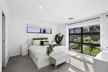 Modern Near-New Family Home on Private Level Block - Photo 2