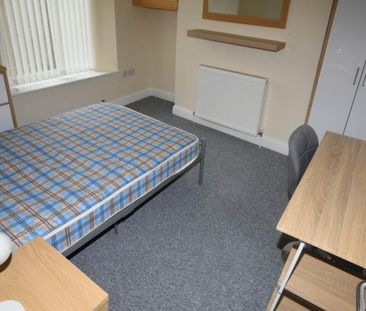 6 bedroom house to rent - Photo 2