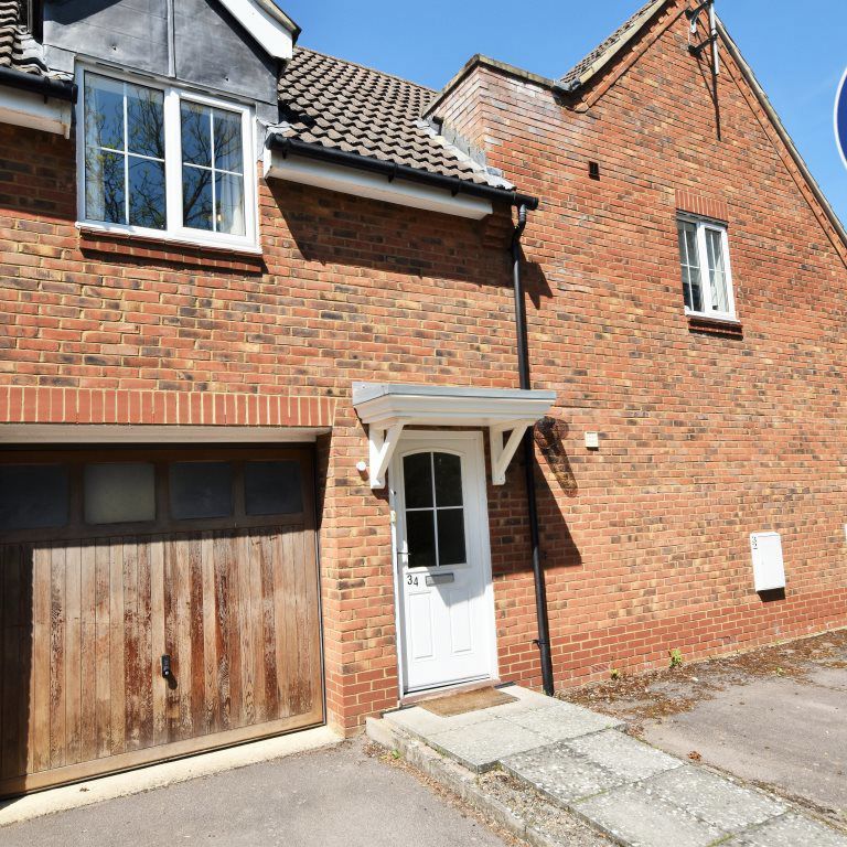 Sharnbrook - Photo 1