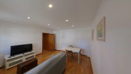 Piso de alquiler en Calle de Mauricio Legendre, Castilla - Photo 4