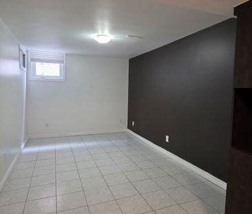 For Lease - 8 WATERFALL Road, Vaughan, Ontario - Photo 5