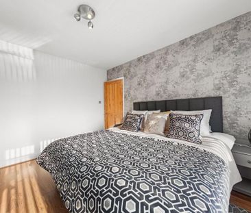 5 bedroom terraced house to rent - Photo 4